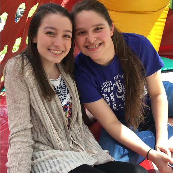 Meet your Posher, Brandy - Picture 2 of 3